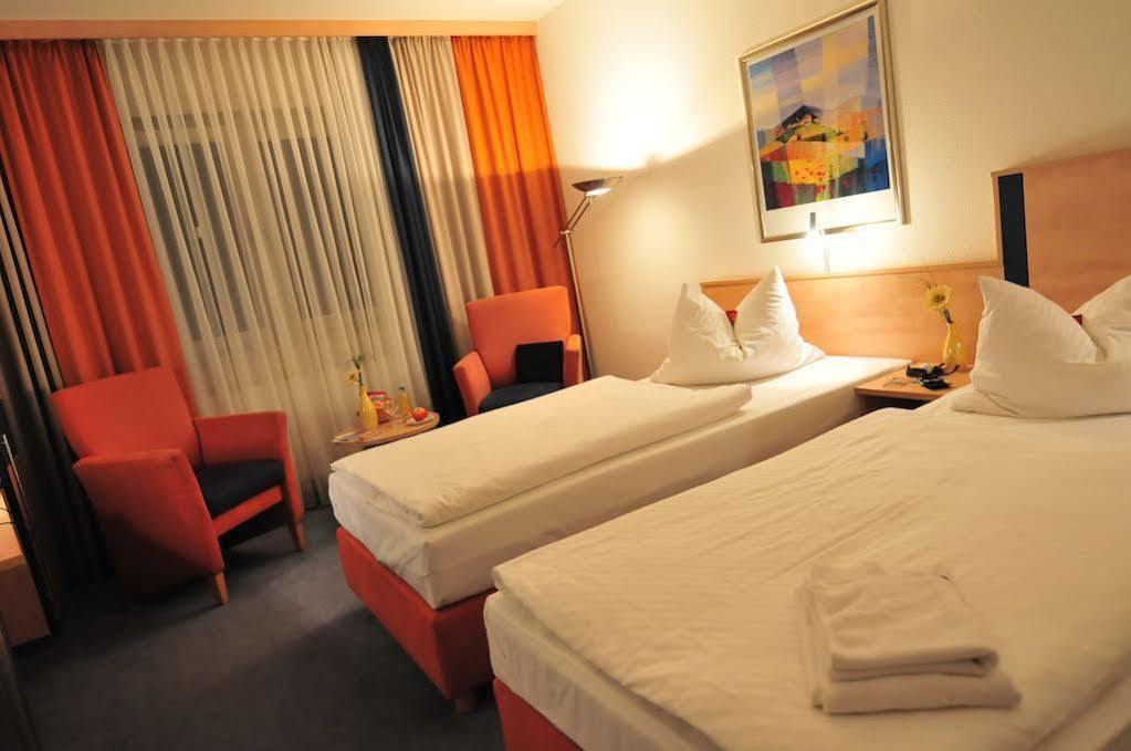 Akzent Hotel Stadt Schluechtern ***S Экстерьер фото