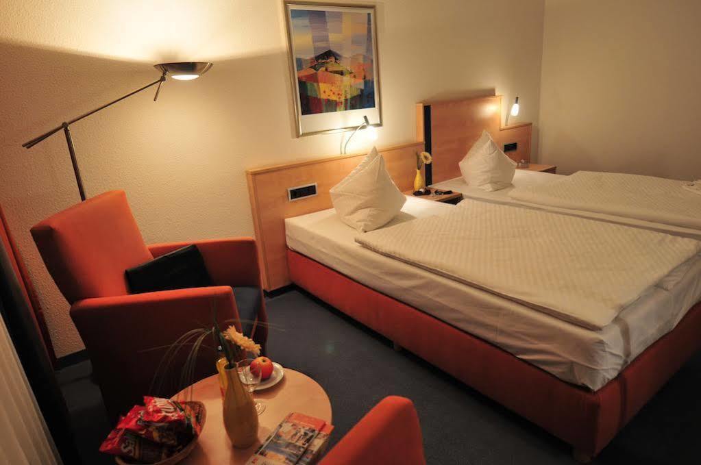 Akzent Hotel Stadt Schluechtern ***S Экстерьер фото